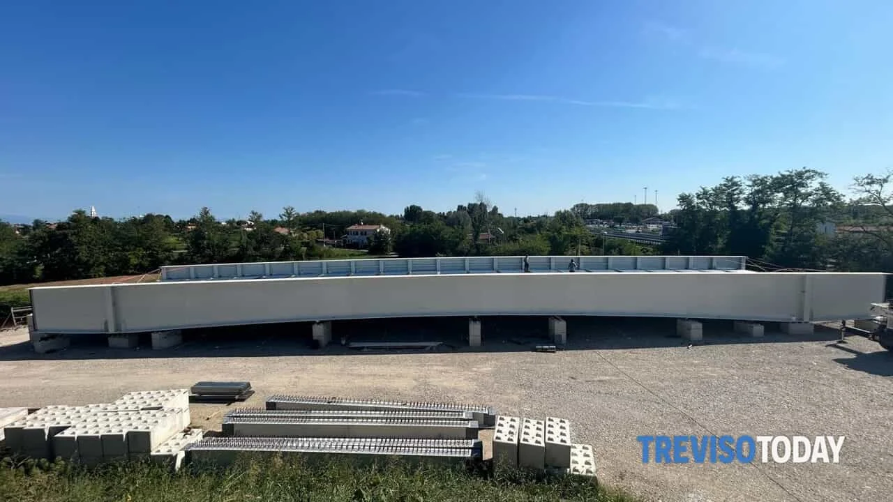 A4 chiusa per 10 ore tra San Donà e Portogruaro: maxi varo da 244 tonnellate a Cessalto