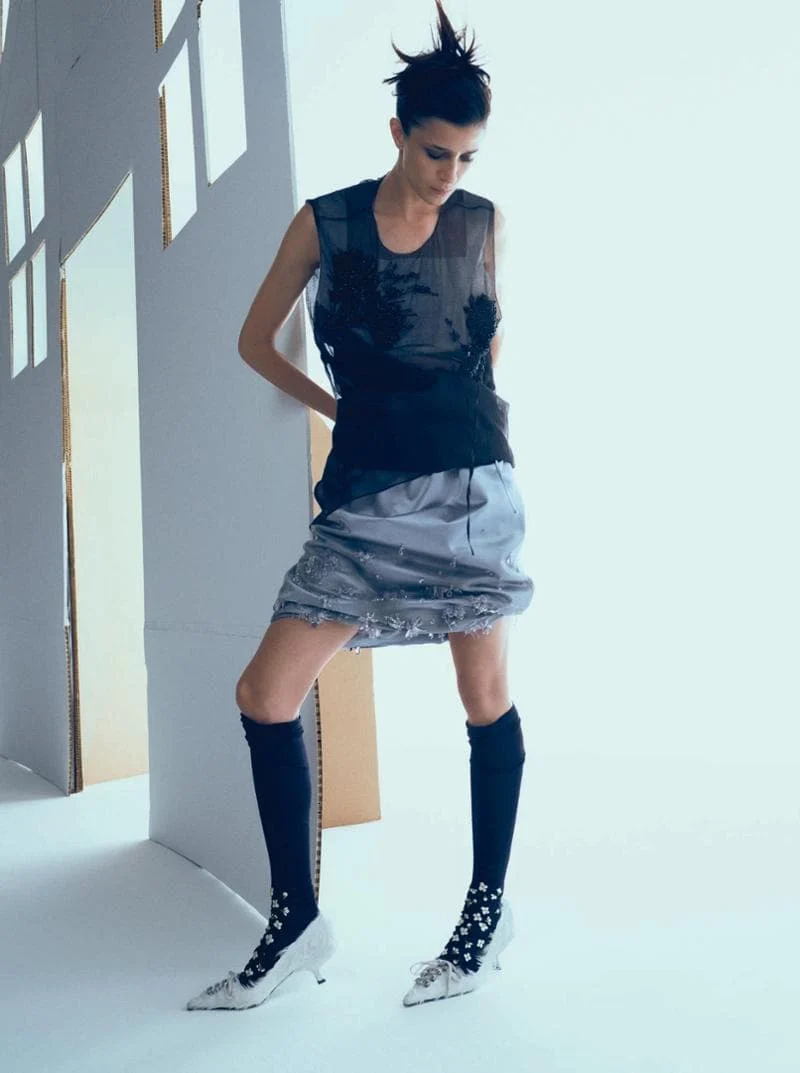 Abiti e accessori, Prada. servizio di Ioana Ivan. foto di Ava Van Osdol.