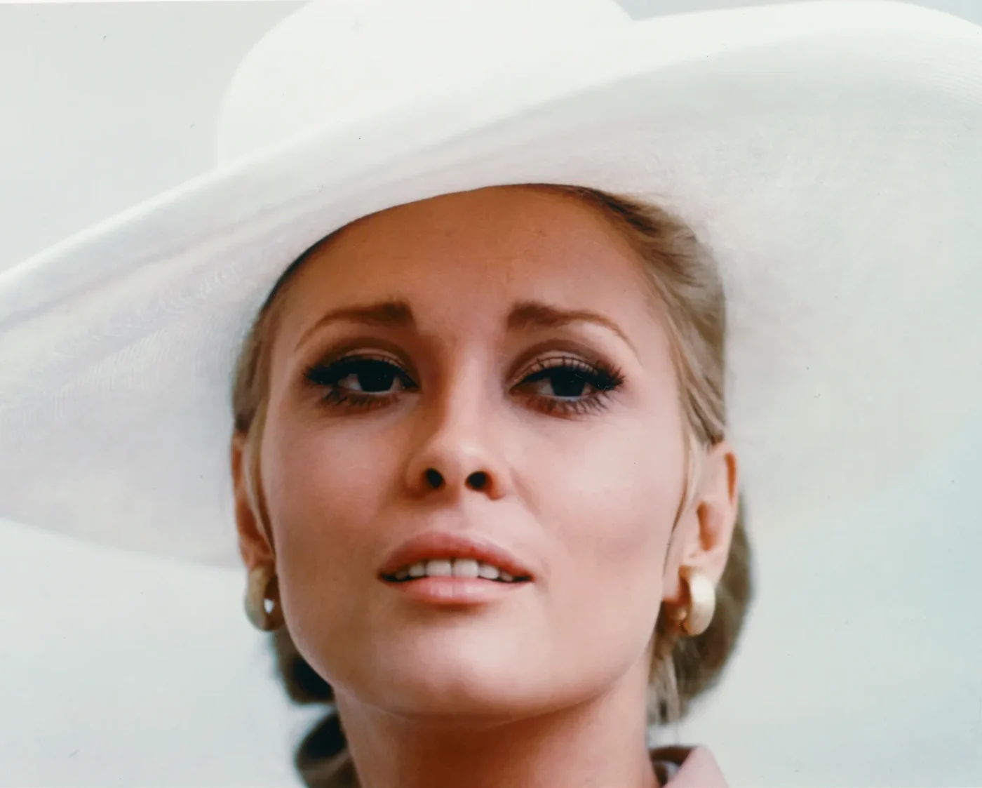 Actress Faye Dunaway as insurance investigator Vicki Anderson in the heist film