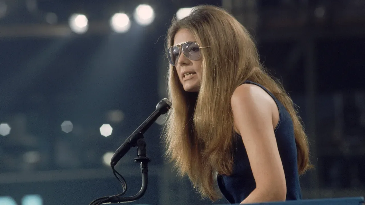 Addio a Gloria Steinem: la pioniera del femminismo muore a 92 anni a New York