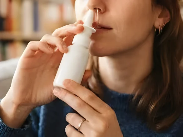 Alzheimer, la svolta arriva dalla placenta: testato uno spray nasale che protegge i neuroni e ripristina la memoria