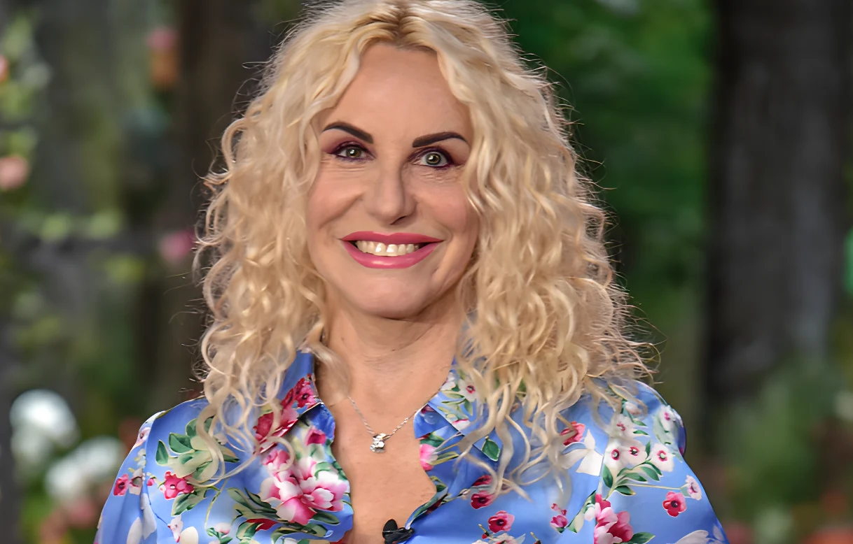 Antonella Clerici riparte dopo il lutto di luglio: 40 anni di Rai e 3 programmi in palinsesto