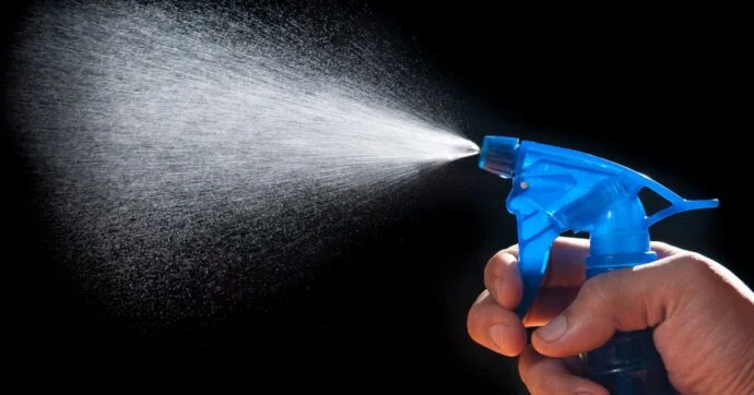 “Attenzione a usare detergenti profumati per pulire casa, hanno rischi per la salute di cui non si sanno ancora gli effetti”: lo studio della Purdue University