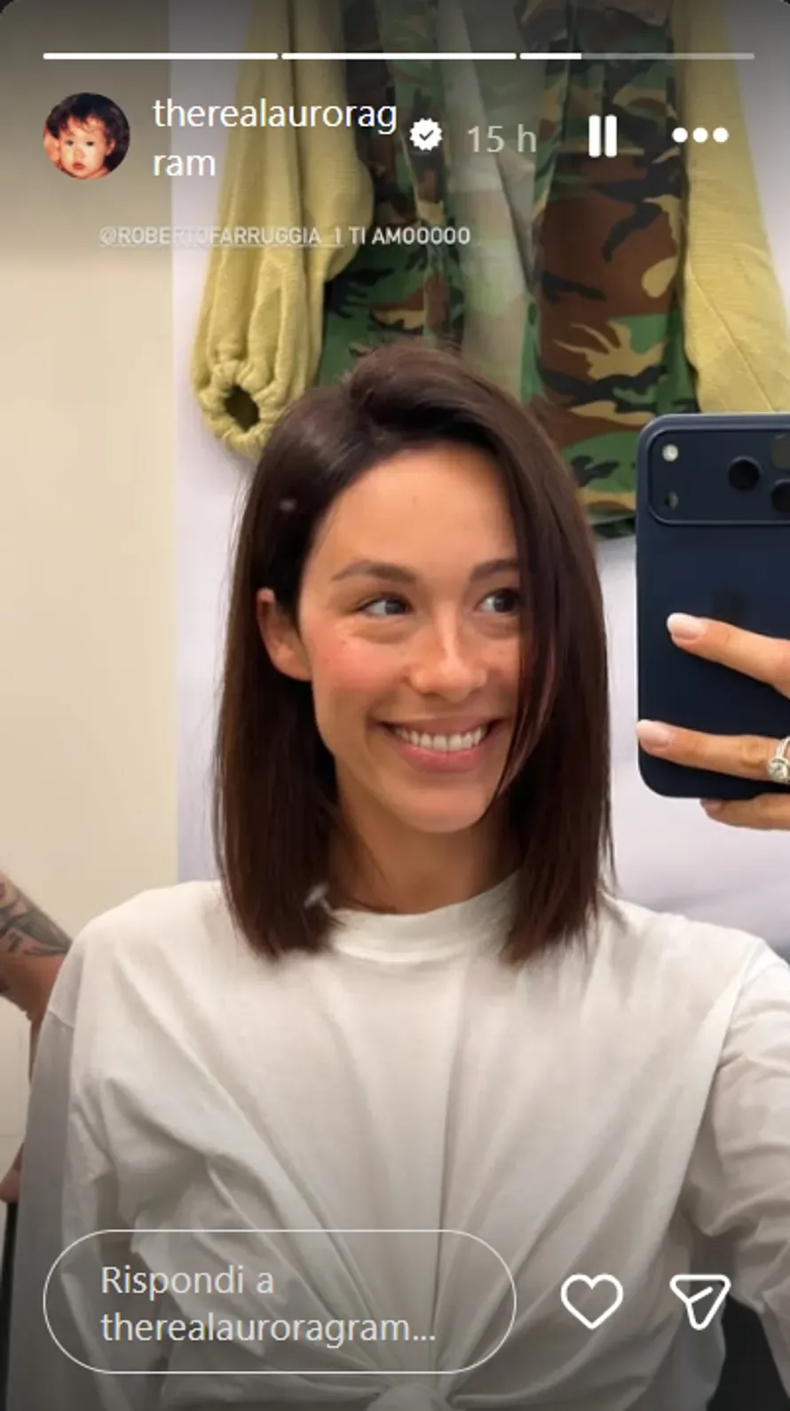 Aurora Ramazzotti taglia i capelli e cambia radicalmente look