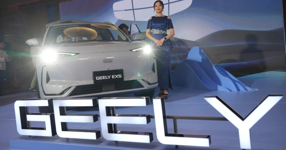 Auto elettriche cinesi in Europa: la strategia di Geely tra fabbriche condivise e margini sotto pressione