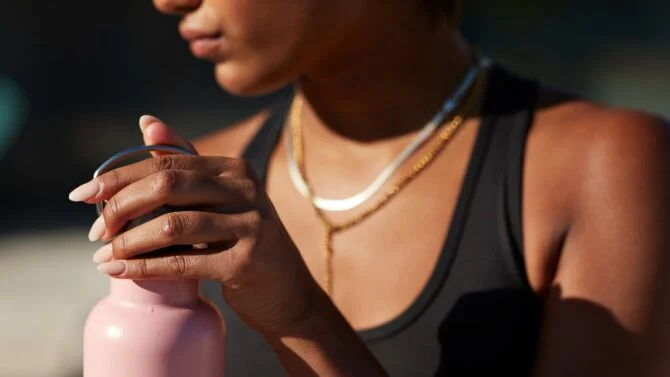 Batteri nell'83% delle borracce: ogni quanti giorni va lavata davvero