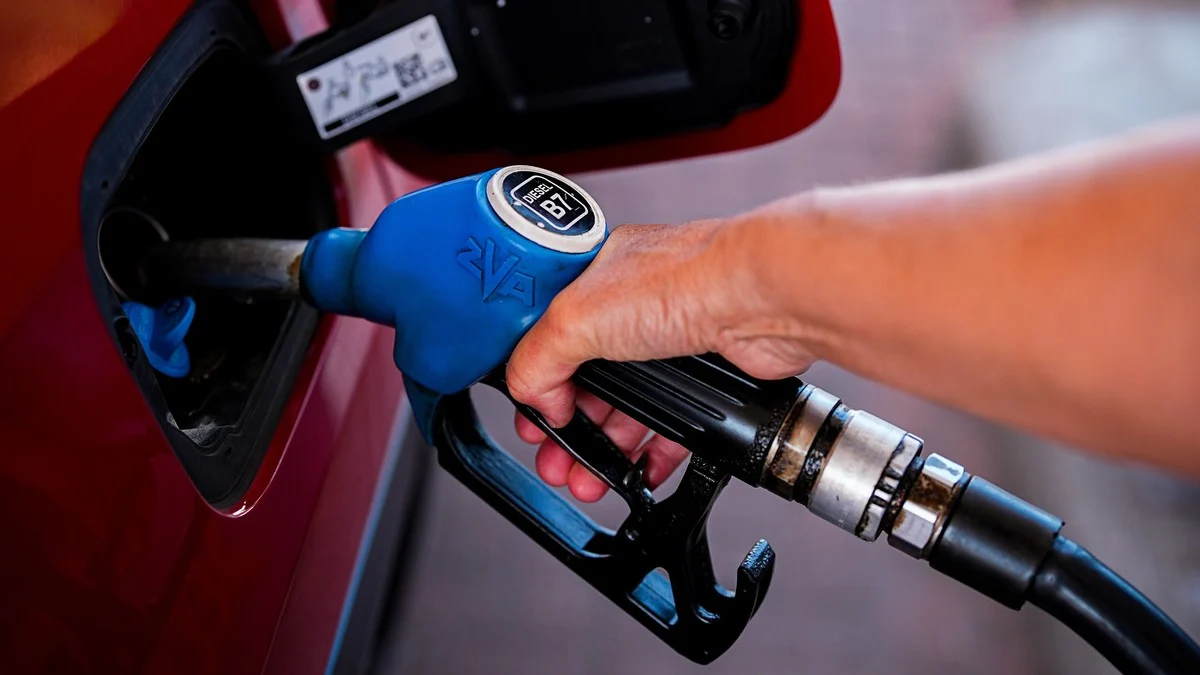 Benzina e gasolio oltre 2,1 euro: i prezzi medi e lo stop agli sconti