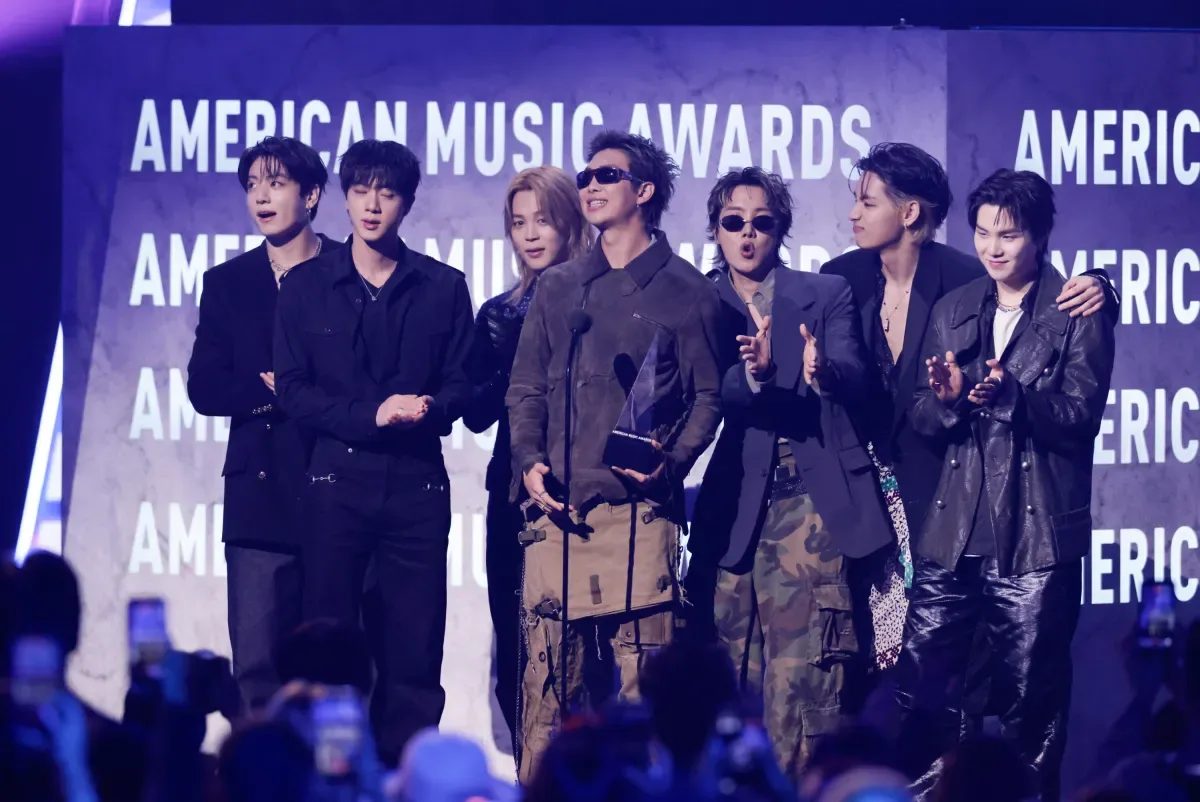 BTS Winner of the Artist of the Year Award at the 52nd American Music Awards, from the MGM Grand Las Vegas, on Monday, May 25, 2026. The 52nd AMAs airing live coast to coast at 8:00 PM, ET / 5:00 PM, PT on the CBS Television Network, and streaming on Paramount+ in the U.S.* Photo: Francis Specker/CBS ©2026 CBS Broadcasting, Inc. All Rights Reserved.