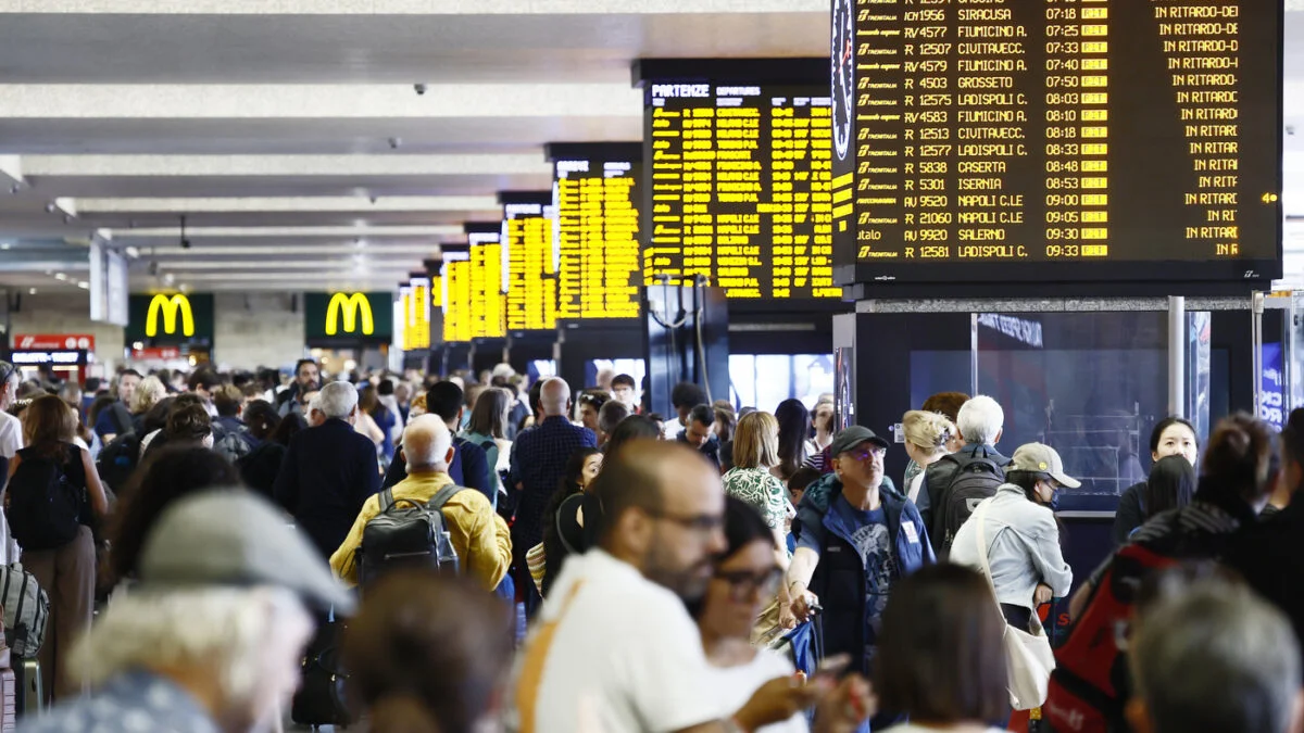 Caos treni del 2 ottobre: maxi multa da 1,75 milioni a Rfi per "grave negligenza"