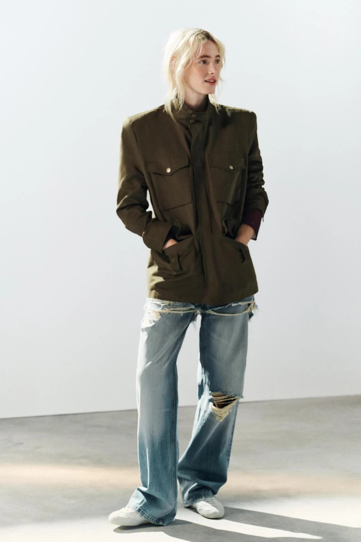 Chaqueta con hombreras