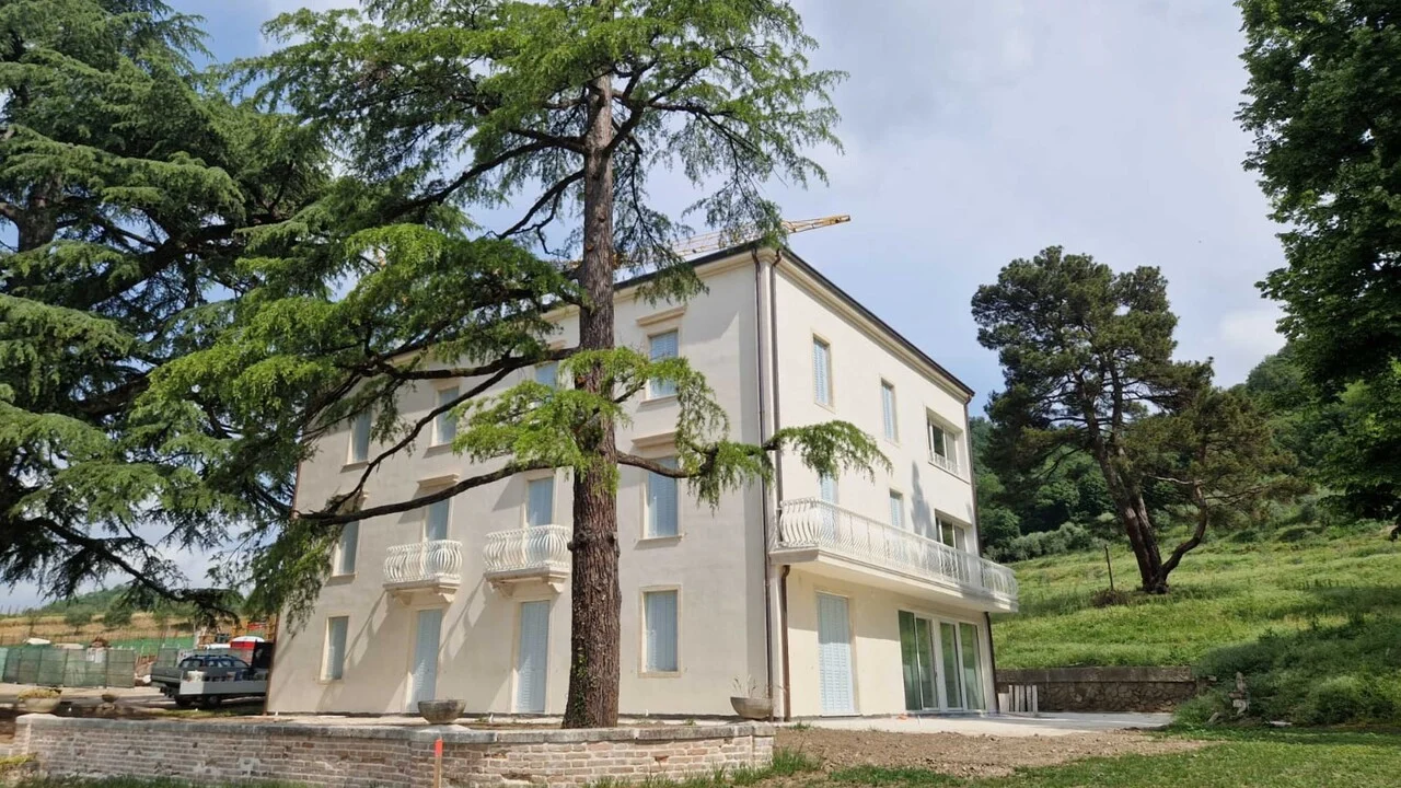 Colli Euganei, la Diocesi di Padova rilancia Villa Maggioni: 12 ettari, vino DOC e l'enologo Cotarella