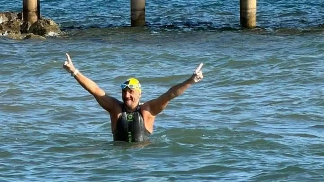 170 chilometri e 72 ore in acqua senza sosta: il record di Marco Fratini nel lago di Bracciano