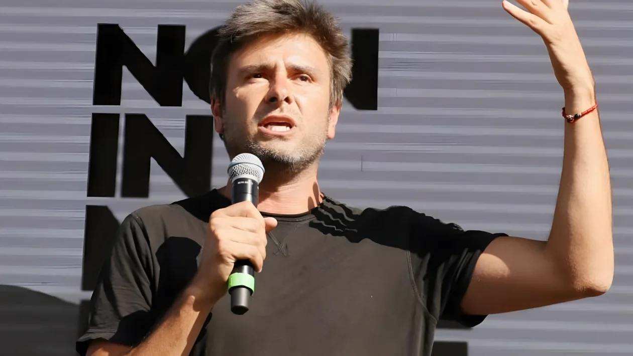 Alessandro Di Battista rientra da Cuba in aeroambulanza: atterraggio a Roma il 5 settembre