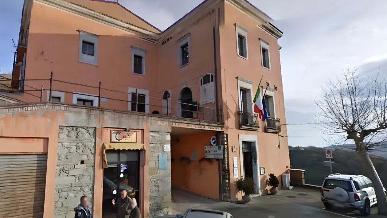 Calitri, 28enne colpita a martellate dall'ex: elitrasportata a Potenza, fermato l'aggressore