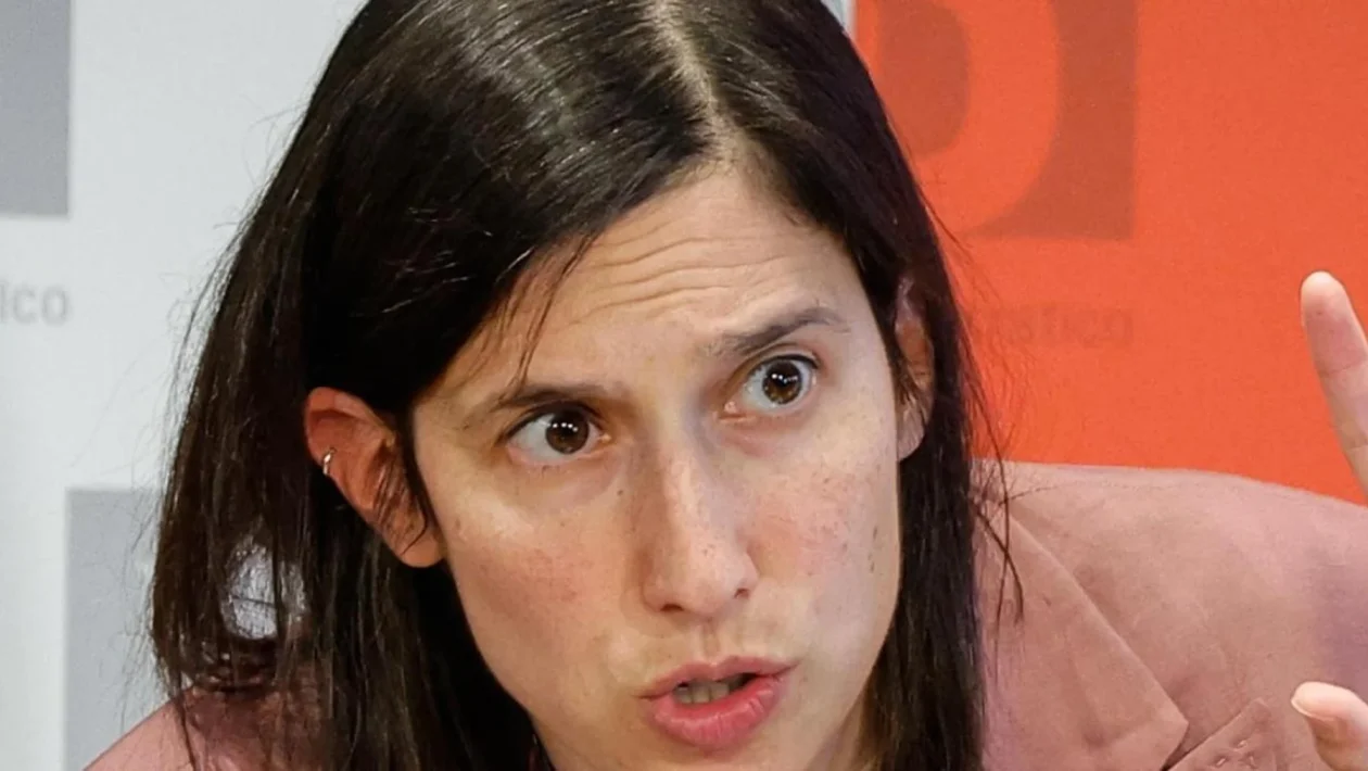 Campo largo sul palco di Avs: l'affondo dell'opposizione dopo "anni di propaganda"