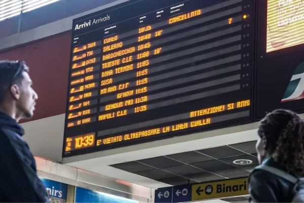 Caos treni del 2 ottobre: multa da 1,75 milioni a RFI per il blackout a Roma Termini