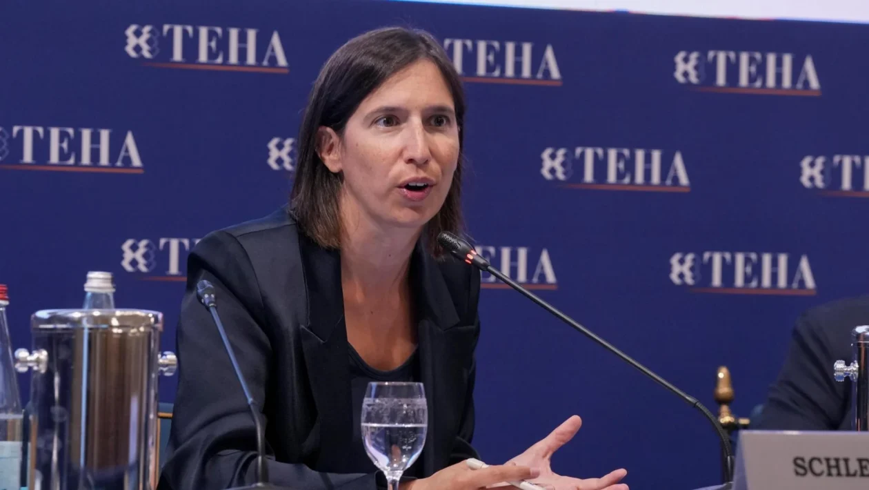 Cernobbio boccia le opposizioni: l'83% dei manager le respinge, il 68,3% promuove il governo Meloni