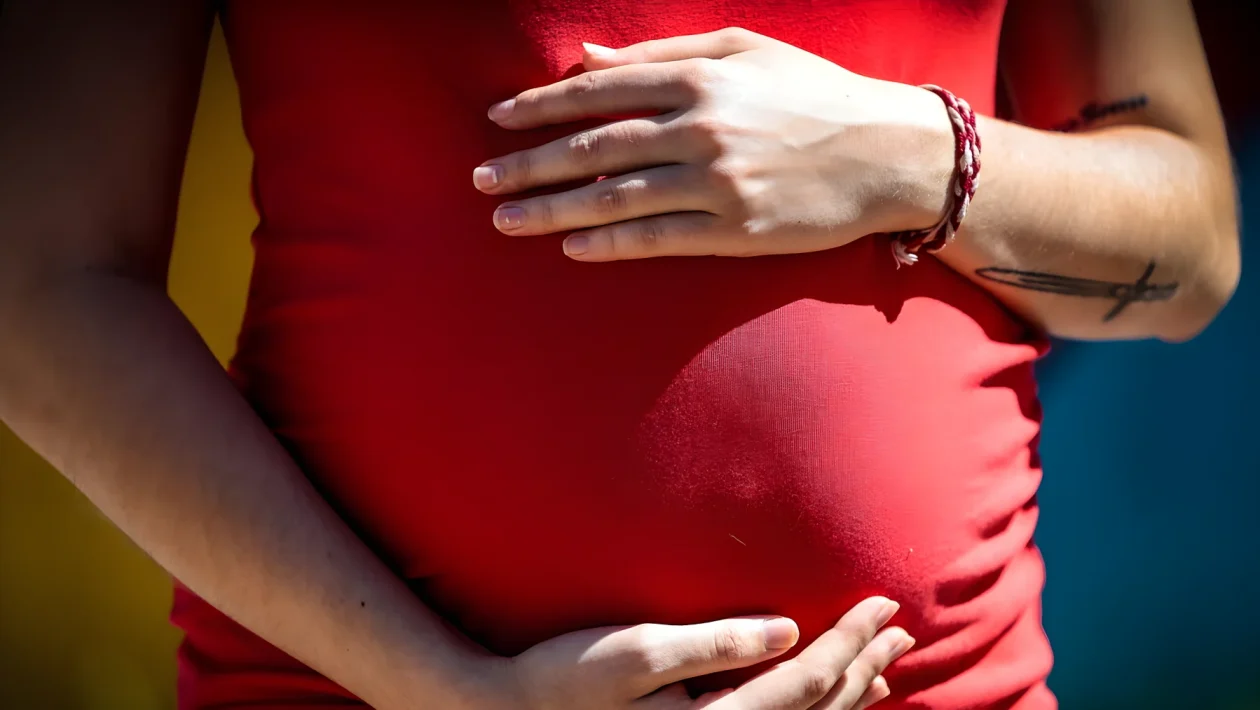 Dieta materna nel primo trimestre: lo studio italiano svela gli effetti diretti sulla crescita dei feti maschi
