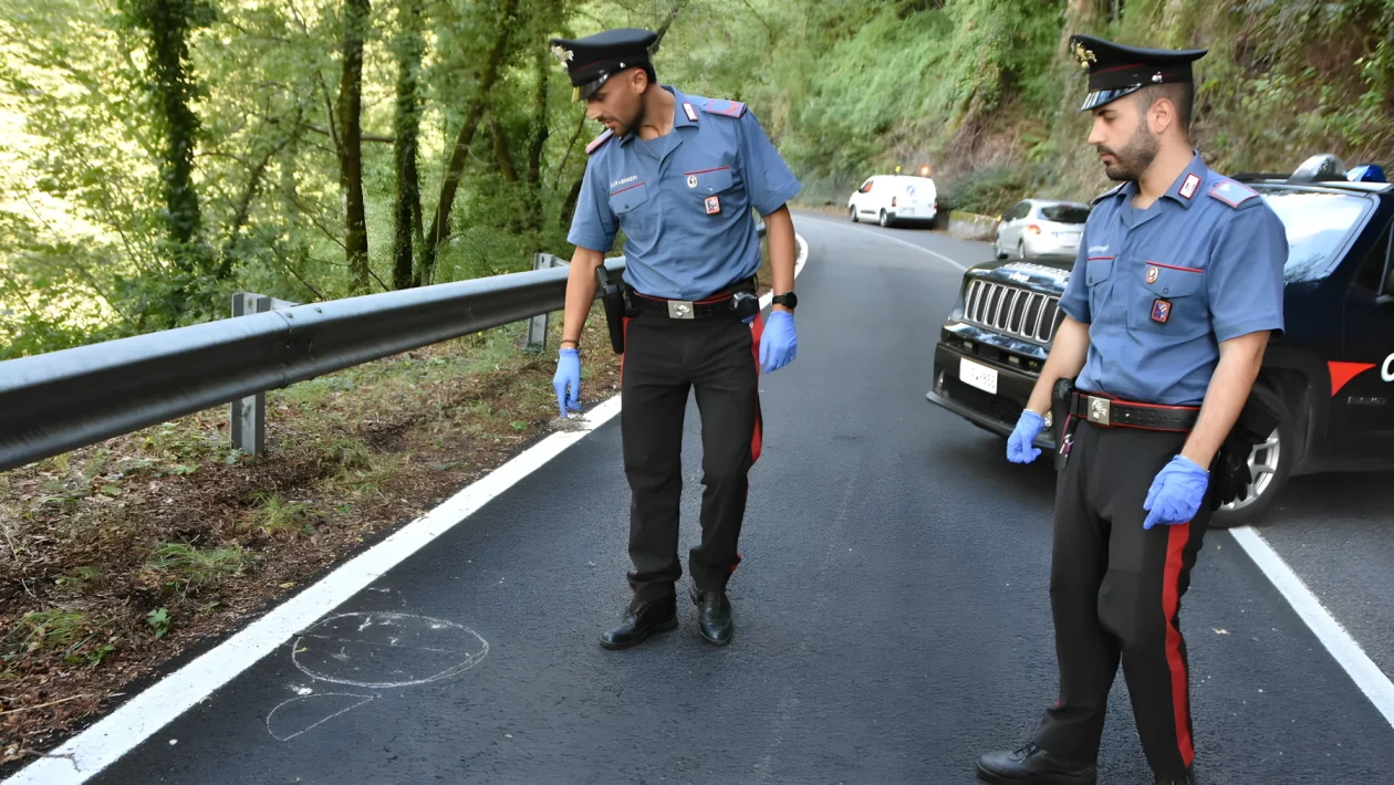 Dramma a Rieti sulla SR 521: masso di 20 chili travolge auto di un corteo funebre, muore 66enne (7 feriti)