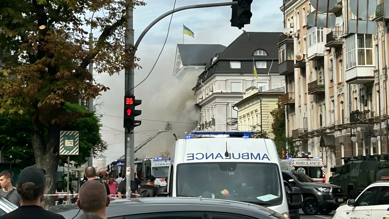 Drone russo colpisce la sede della Sbu a Kiev: nel mirino l'ufficio di Poklad vicino a Santa Sofia