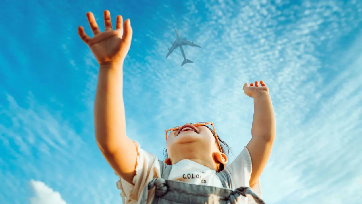Educazione emotiva: le 5 frasi che rendono i figli liberi e sicuri di sé