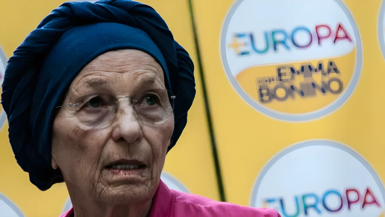 Emma Bonino ricoverata d'urgenza in codice rosso a Roma: peggioramento respiratorio per l'ex senatrice