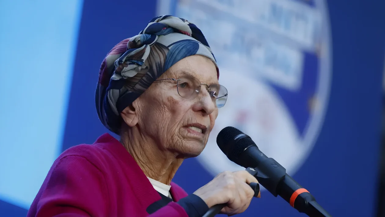 Emma Bonino ricoverata in codice rosso a Roma: la 78enne è grave ma cosciente