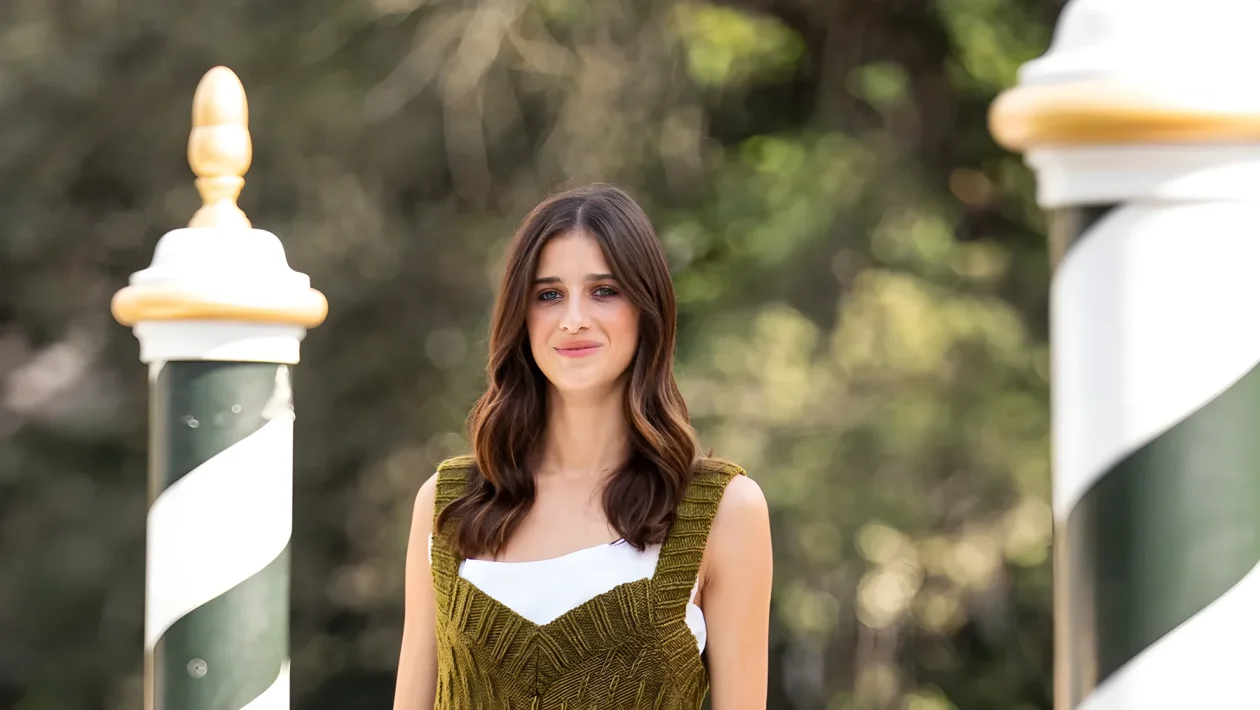 Festival di Venezia 2026: Benedetta Porcaroli sbarca al Lido con 3 pezzi chiave firmati Prada