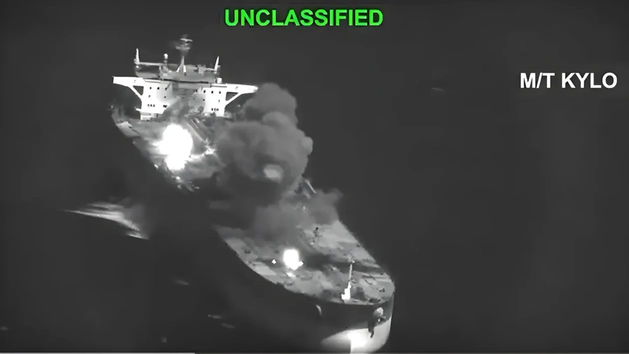 Gli Usa distruggono 3 petroliere iraniane nel Golfo: "Per noi sono solo briciole"