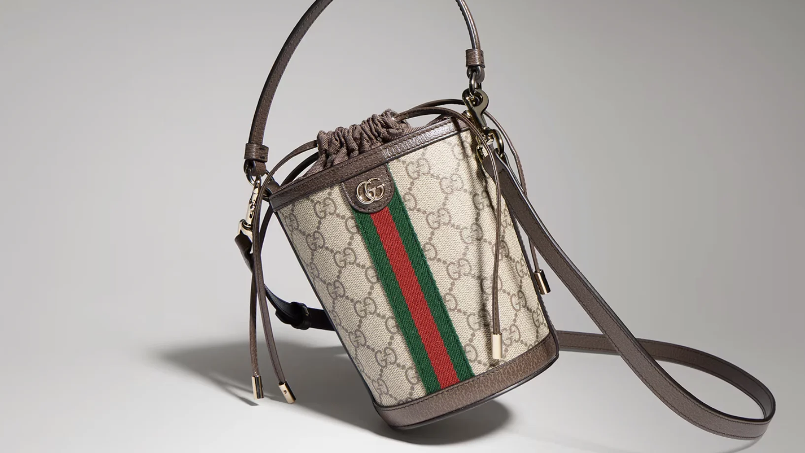 Gucci taglia i listini fino al 30% in Cina: la svolta per frenare il crollo nei mall