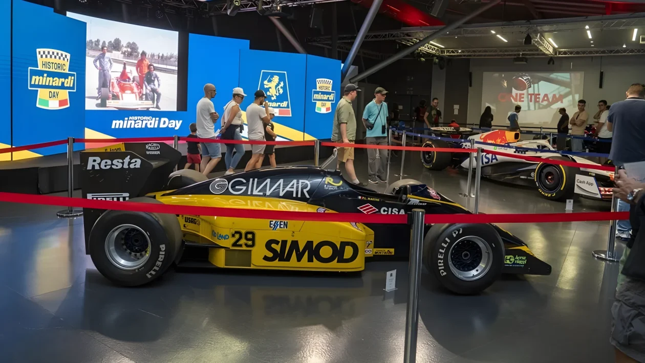 Historic Minardi Day a Imola: quasi 30 Formula 1 leggendarie tornano in pista per il decennale