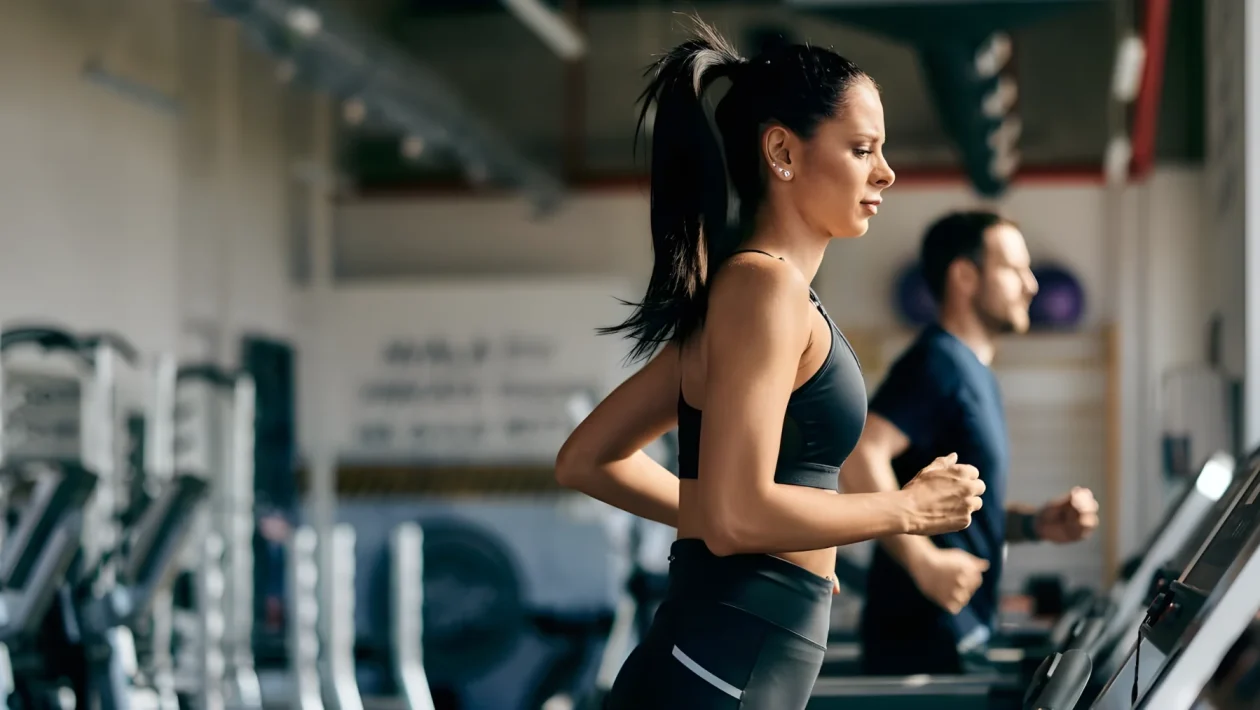 In Italia 6 persone su 10 non fanno sport: l'IA di Builtdifferent taglia i costi per 150.000 utenti