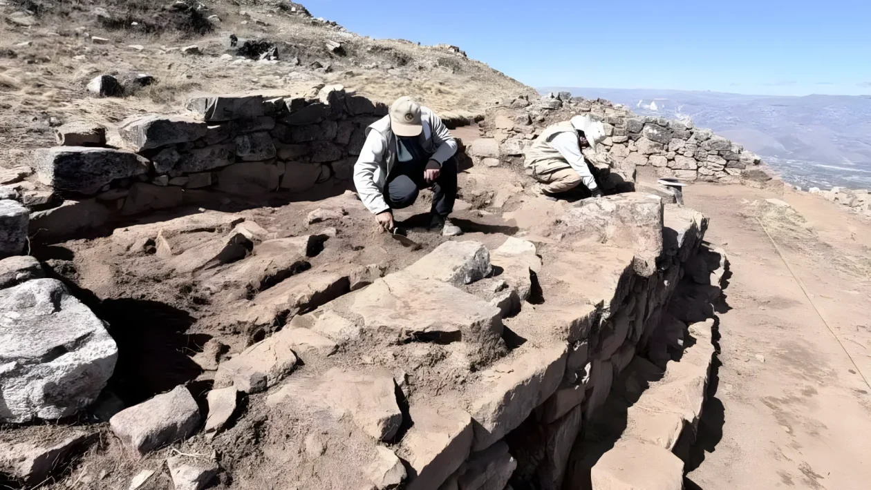 In Perù scoperti 12 depositi Inca a 3.400 metri con canali di ventilazione in pietra