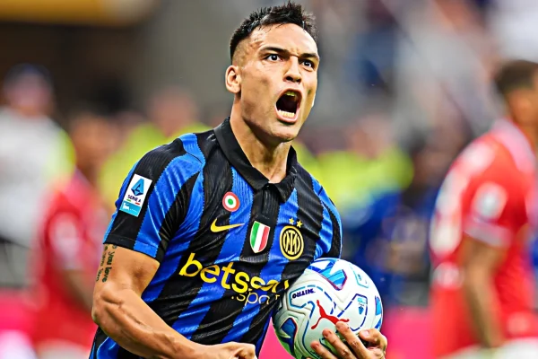 Inter-Napoli 3-2: rimonta da 0-2 firmata dalla doppietta di Lautaro al 90'