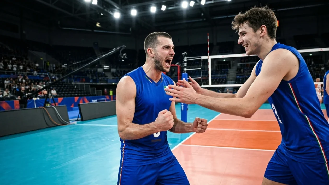 Giocatori della Nazionale italiana di pallavolo maschile esultano sottorete al PalaVela di Torino