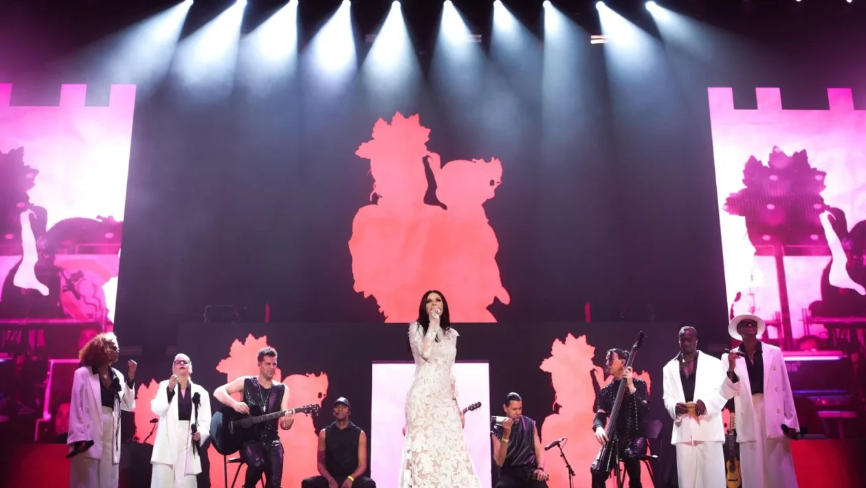Laura Pausini a Monza verso i 34 anni di carriera: il tifo Ferrari e le battaglie sui diritti