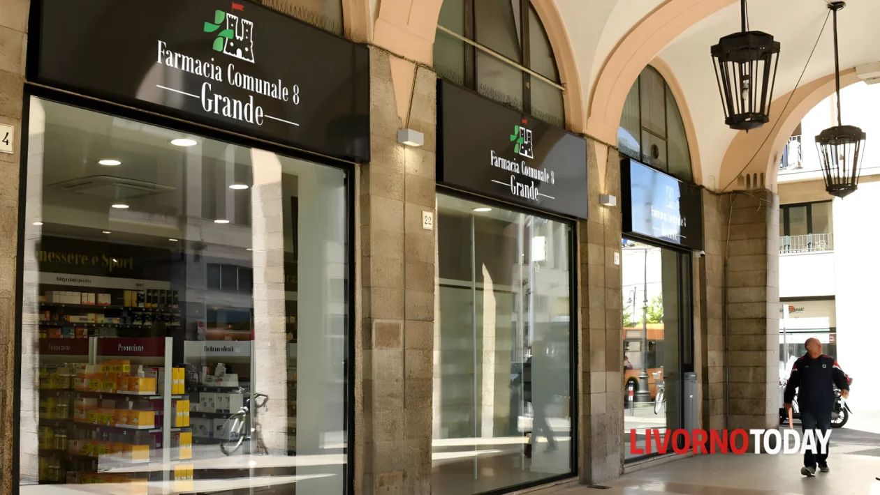 Livorno, 2 furti in pochi giorni alla farmacia di piazza Grande: ladro in fuga con i profumi
