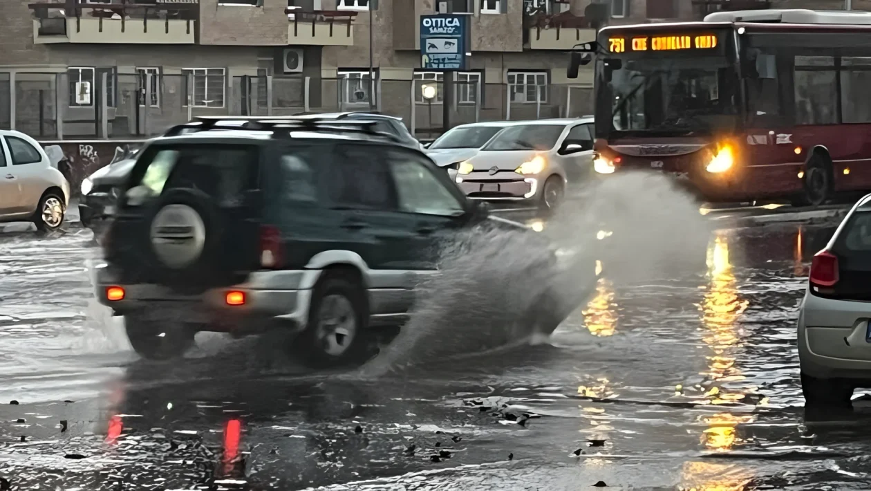 Maltempo su Roma e Lazio: allerta meteo della Protezione Civile, crollo termico e rischio downburst
