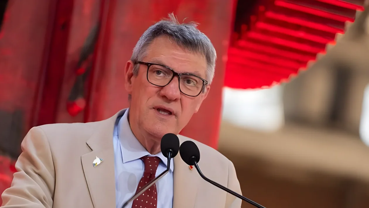 Maurizio Landini al capolinea in Cgil tra referendum al 30% e 30 miliardi di aumenti contestati