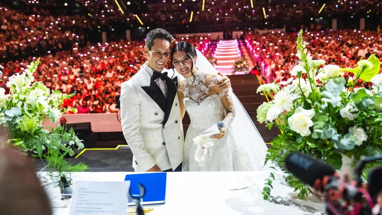 Me contro Te, il finto matrimonio da 250 euro a biglietto richiama 6mila fan all'Unipol Dome