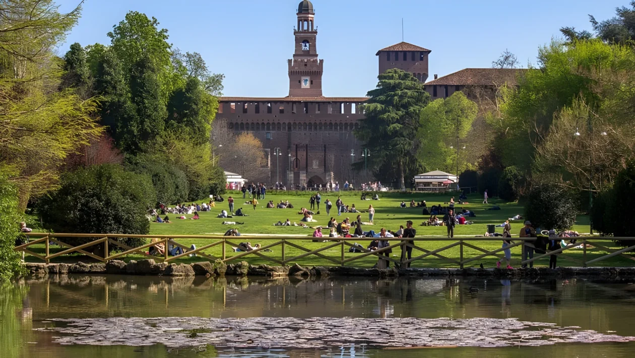 Milano, 5 tour gratuiti nei parchi: alla scoperta di 170 specie botaniche con le Gev