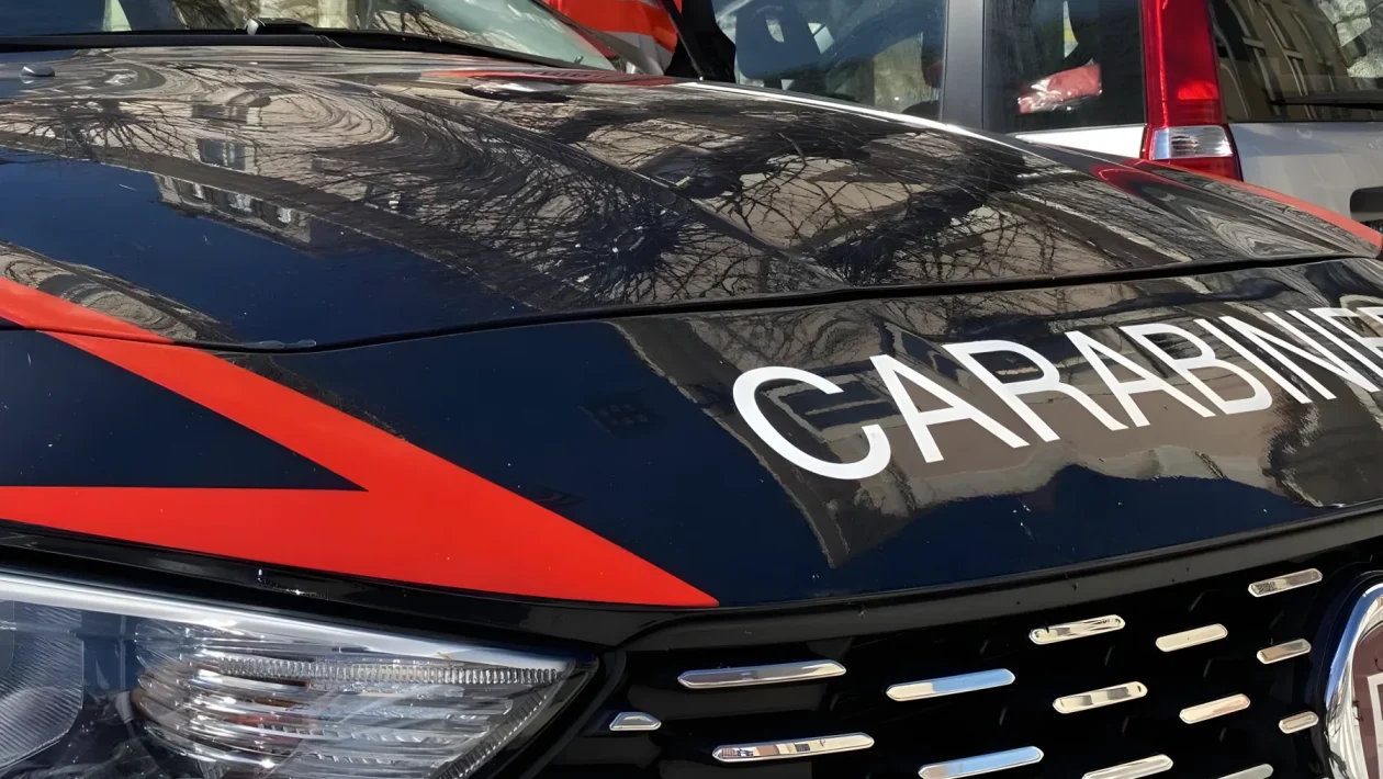 Moncalieri, 79enne trovata senza vita in casa con una ferita alla testa: caccia al fratello dopo un biglietto