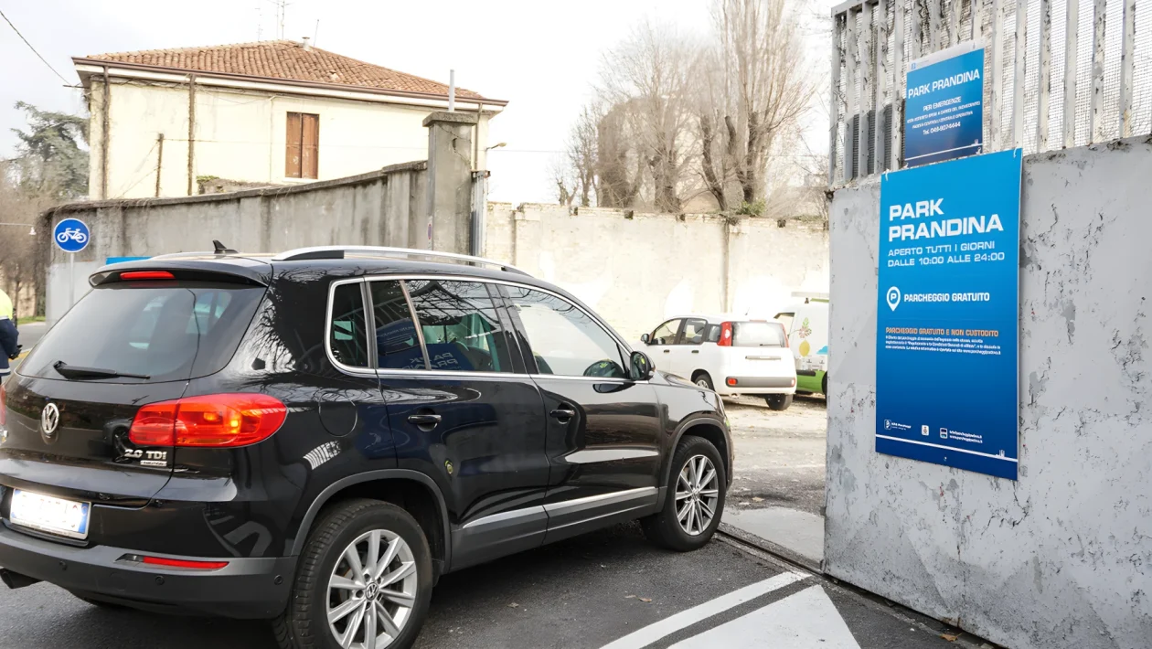 Padova, 300 posti auto e verde storico: via all'appalto da 1,6 milioni all'ex caserma Prandina