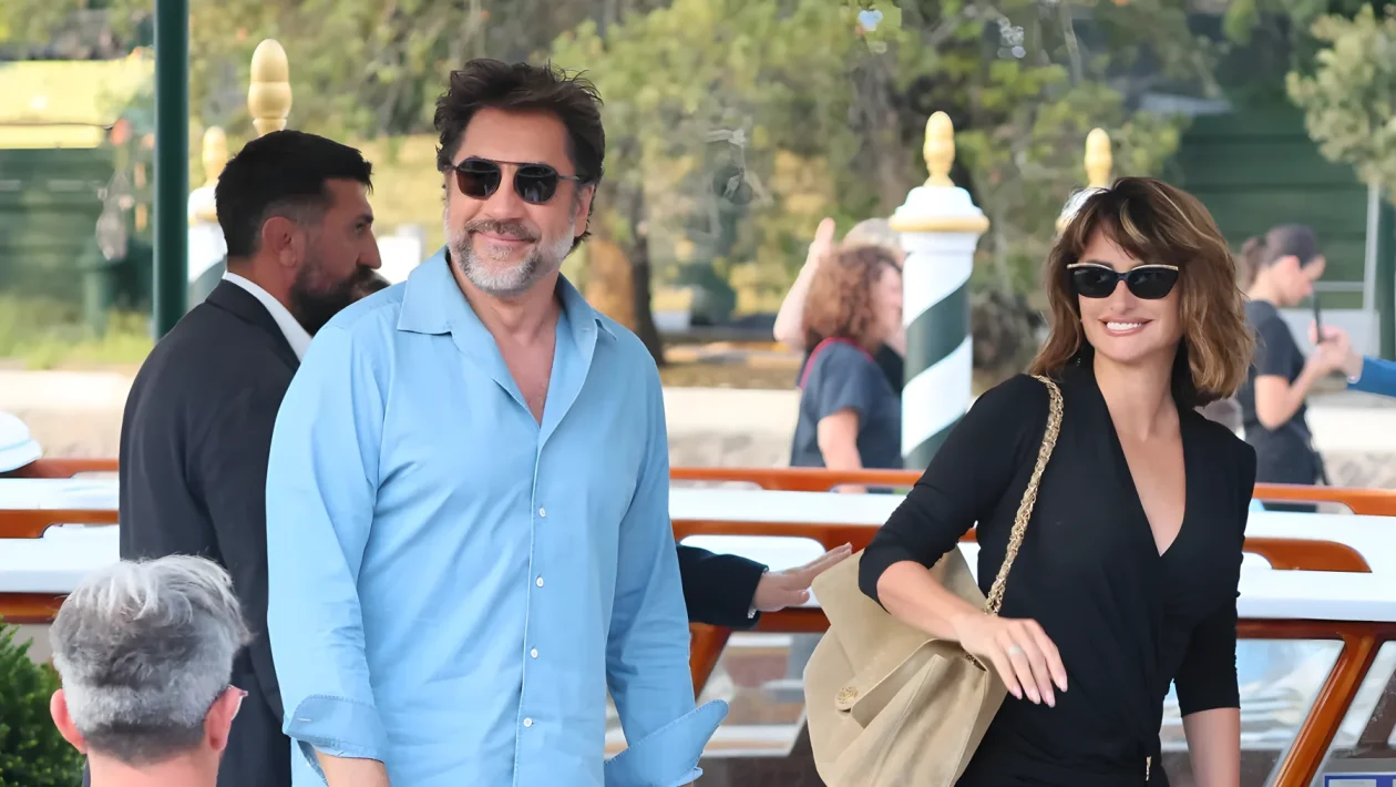 Penélope Cruz sbarca al Festival di Venezia 2026: la borsa Chanel in suede di Matthieu Blazy ruba la scena al Lido