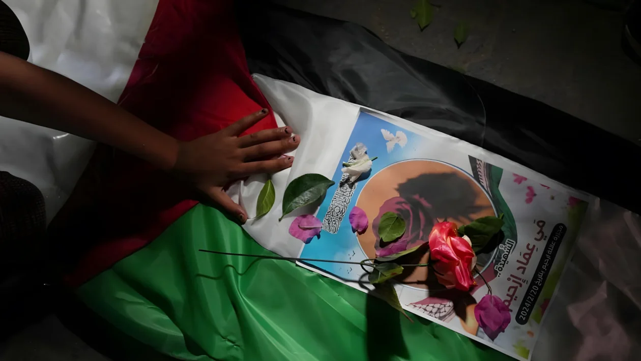 Raid a nord di Gaza: distrutta un'abitazione a Beit Lahia, uccisi due fratelli di 8 e 12 anni