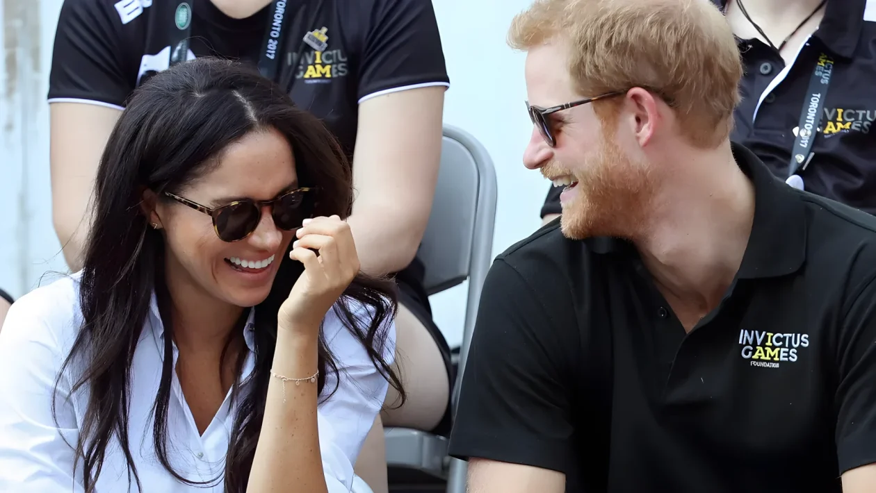 Re Carlo gela Harry e Meghan: la lettera ufficiale che li declassa a «privati cittadini»