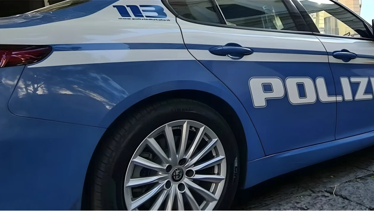 San Carlo Arena: rissa in strada a Napoli, 44enne arrestato dopo aver colpito i poliziotti a pugni