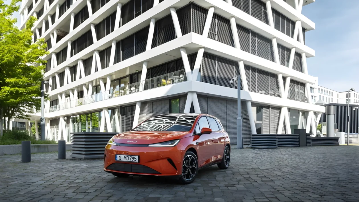 Sconti fino a 11.600 euro e 1.300 km d'autonomia: scatta l'offensiva del "Decreto BYD"