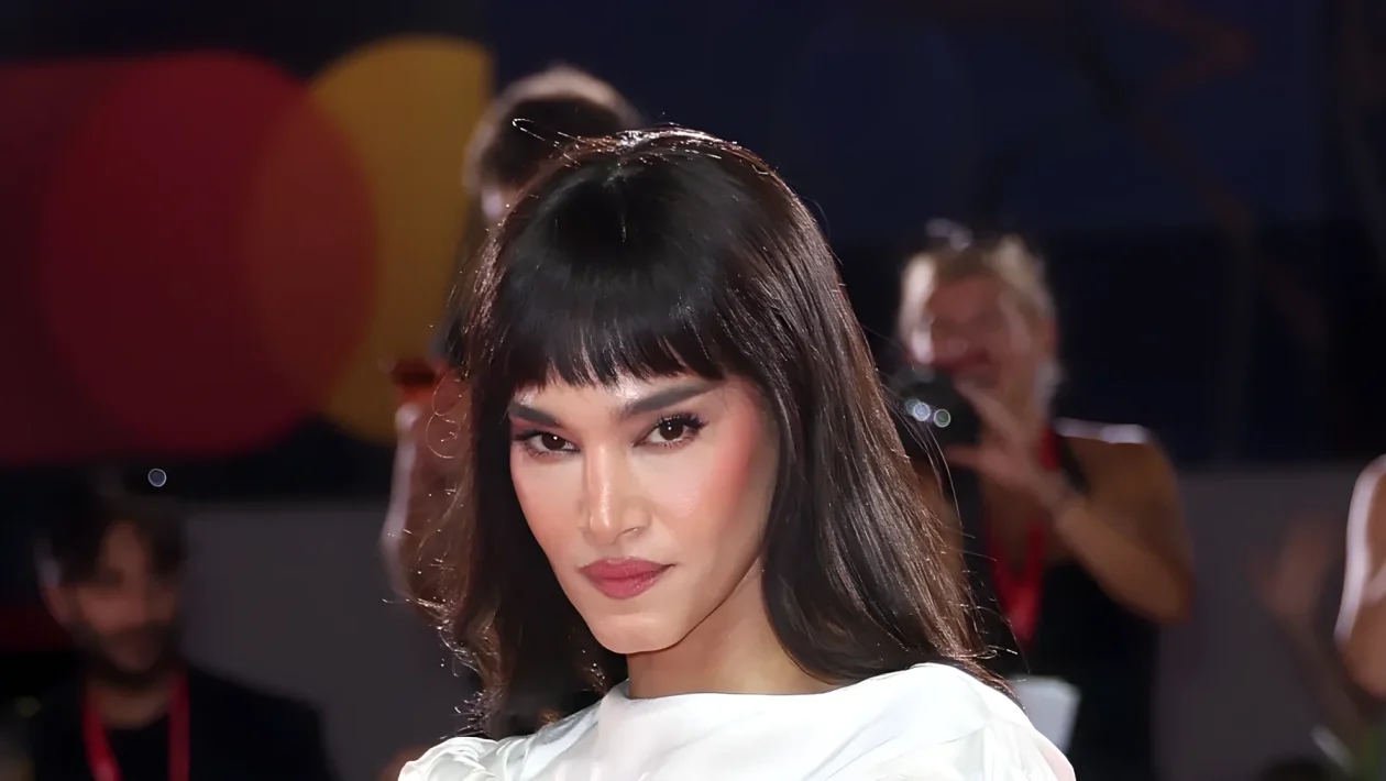 Sofia Boutella a Venezia 2026: i 2 look Stella McCartney per il film di Paul Schrader