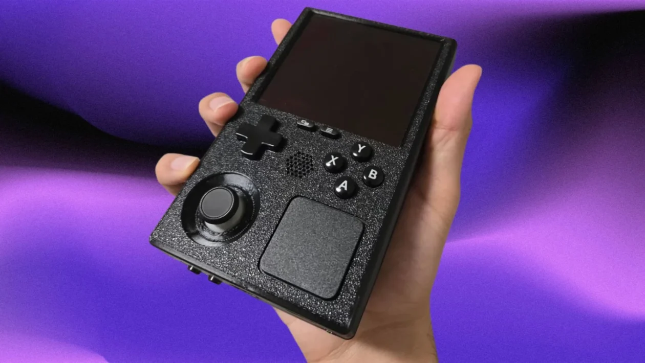 SteamBoy: il modder trasforma Steam Deck in Game Boy con schermo da 1200×1080 e ventola da 30 mm
